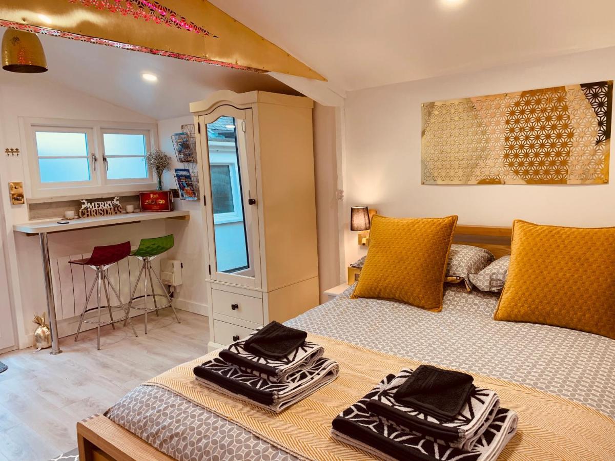 Shine Chalet - Unique & Comfortable Accommodation 雷德鲁思 外观 照片